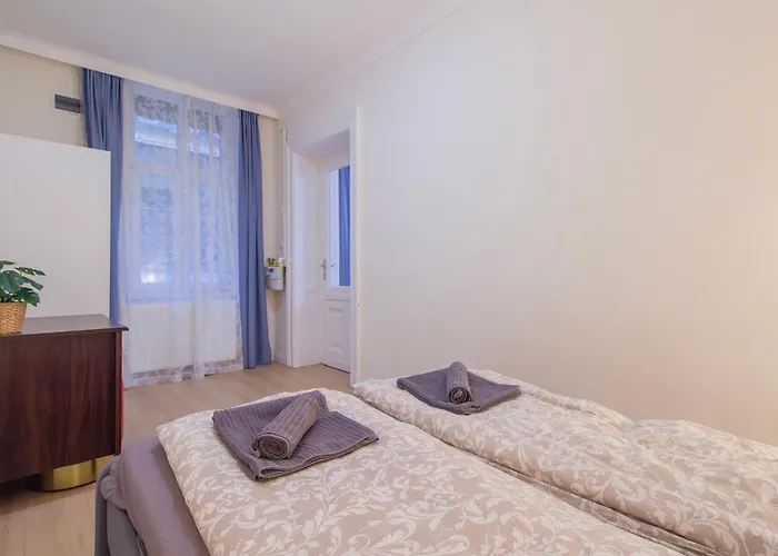 The Oktogon Getaway Apartamento *