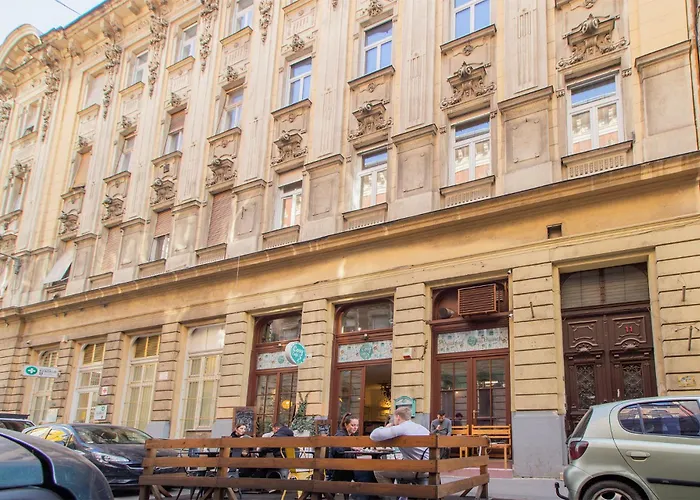 The Oktogon Getaway * Budapeste