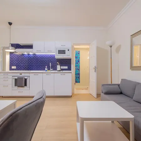 The Oktogon Getaway * Budapest